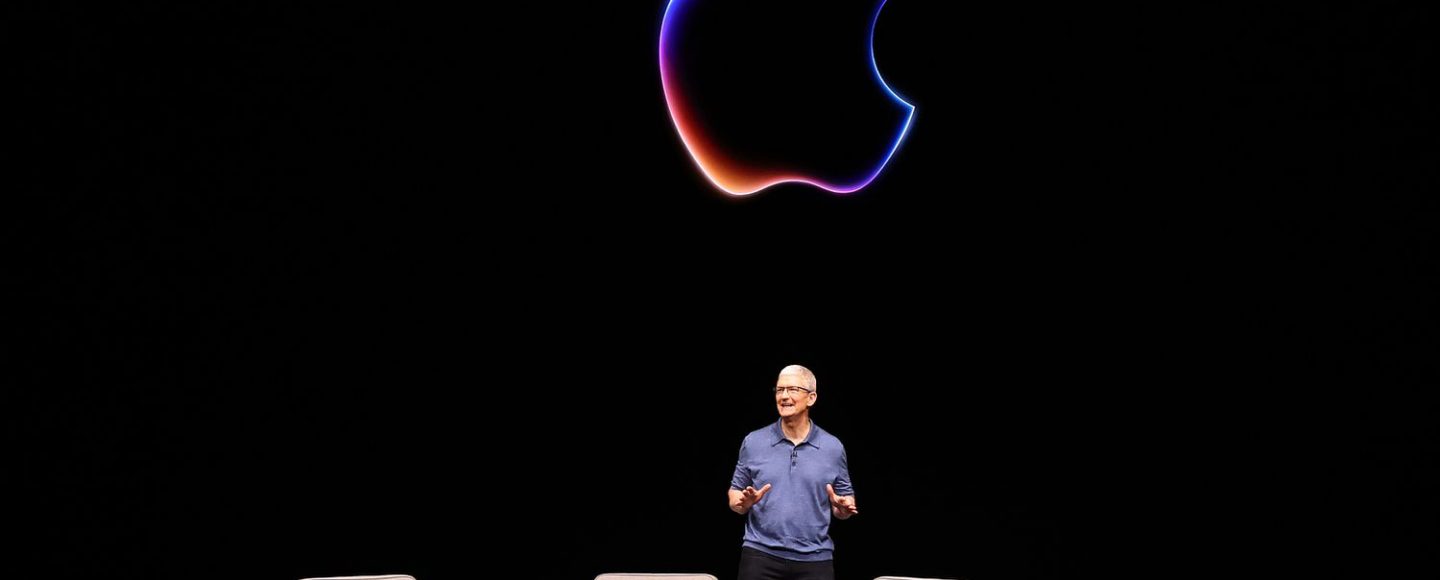 Apple Nears $4 Trillion Valuation on AI Enthusiasm